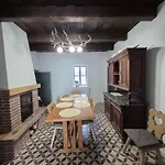 Neuhaus * Urkut